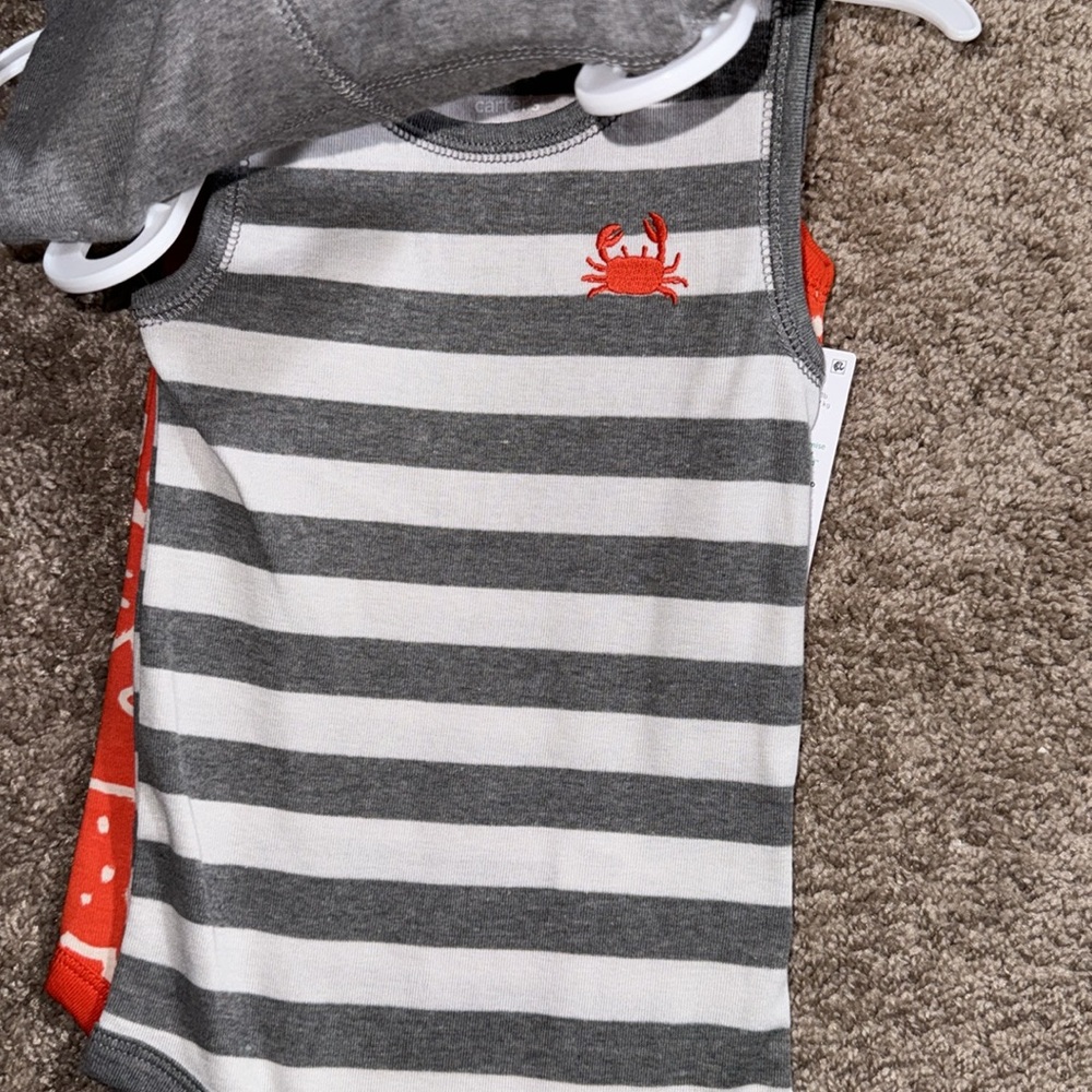 🦀 Carter’s Set - Picture 4 of 6